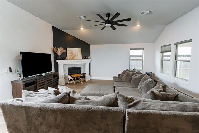 417 Vista Drive, Yukon, OK 73099