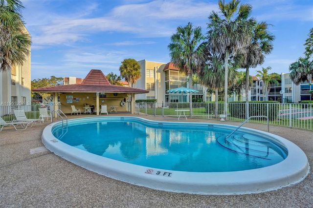 3511 E Inverrary Drive 107, Lauderhill, FL 33319