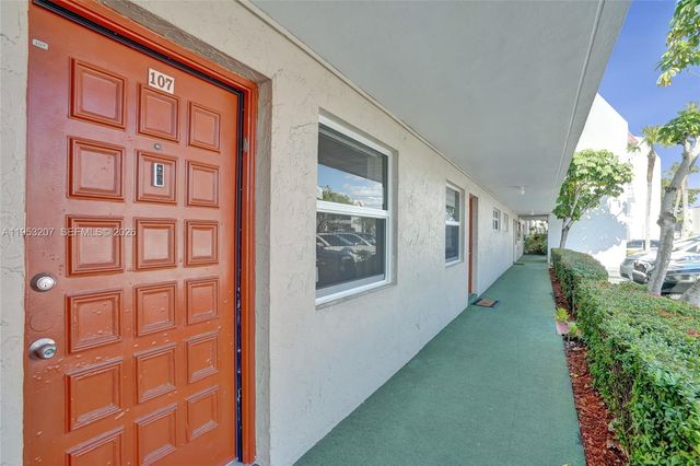 3511 E Inverrary Drive 107, Lauderhill, FL 33319