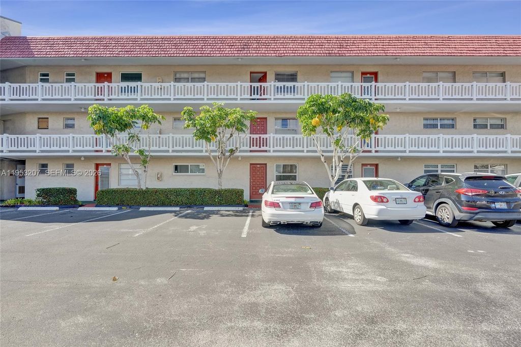 3511 E Inverrary Drive 107, Lauderhill, FL 33319