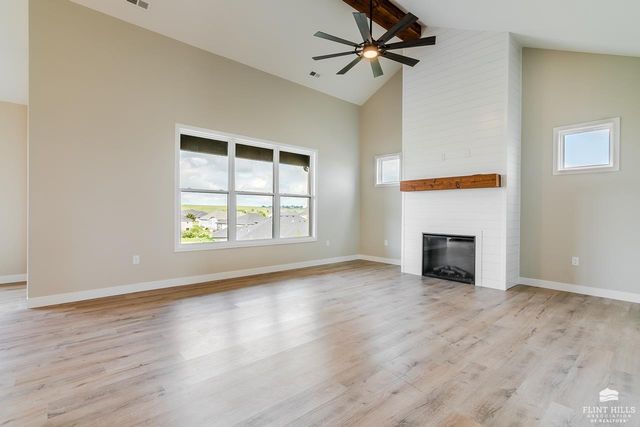 3910 Travers Circle, Manhattan, KS 66503