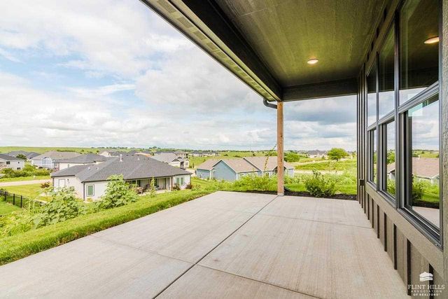 3910 Travers Circle, Manhattan, KS 66503