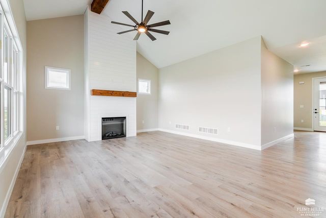 3910 Travers Circle, Manhattan, KS 66503