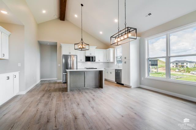 3910 Travers Circle, Manhattan, KS 66503