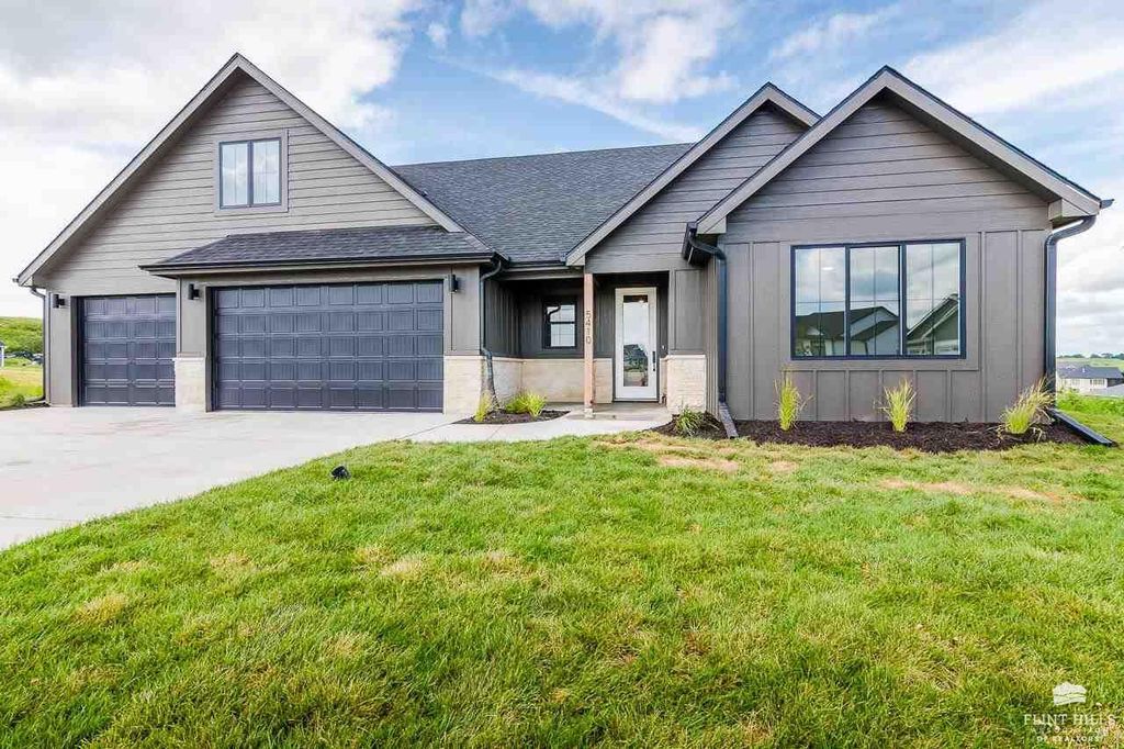 3910 Travers Circle, Manhattan, KS 66503