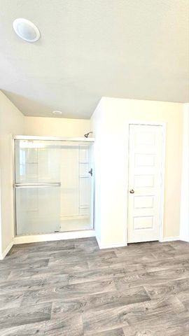 1004 Waverly Drive, Van Alstyne, TX 75495