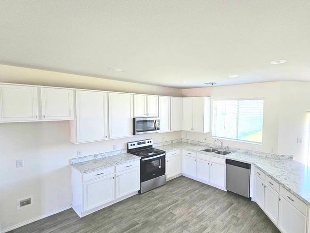 1004 Waverly Drive, Van Alstyne, TX 75495