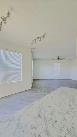 1004 Waverly Drive, Van Alstyne, TX 75495