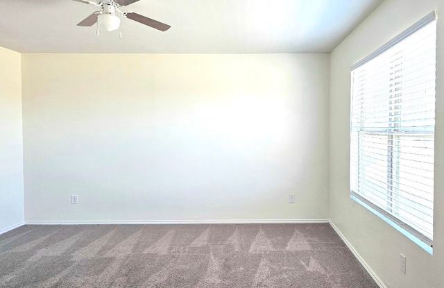 1004 Waverly Drive, Van Alstyne, TX 75495