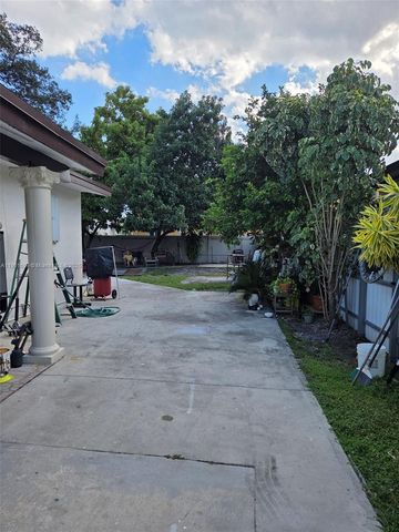 2936 NW 47th St, Miami, FL 33142