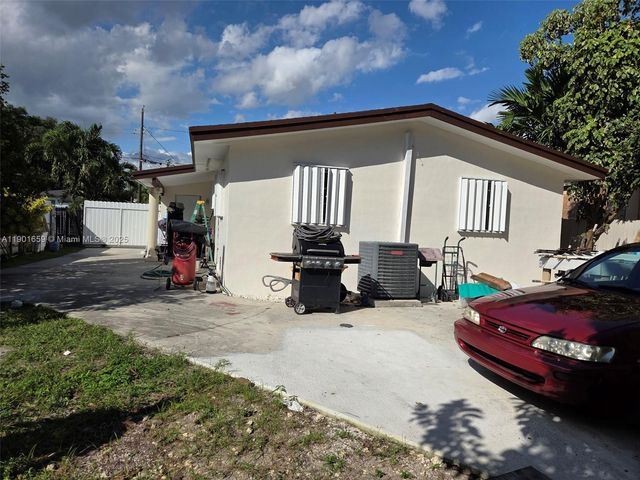 2936 NW 47th St, Miami, FL 33142