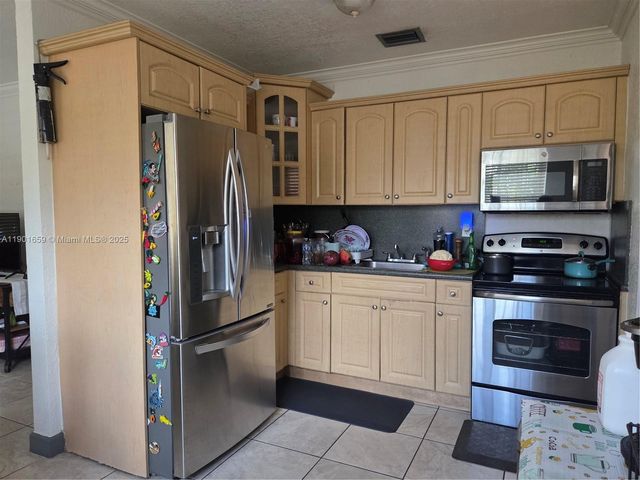 2936 NW 47th St, Miami, FL 33142