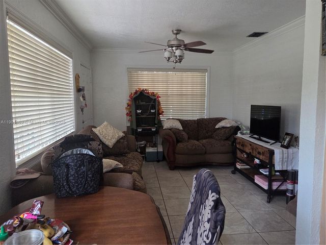 2936 NW 47th St, Miami, FL 33142