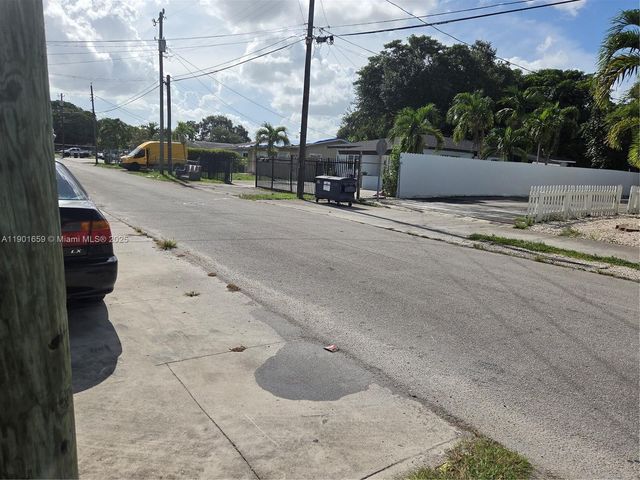 2936 NW 47th St, Miami, FL 33142