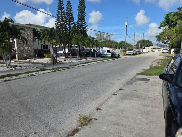 2936 NW 47th St, Miami, FL 33142