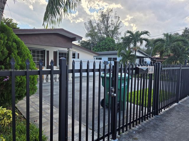 2936 NW 47th St, Miami, FL 33142