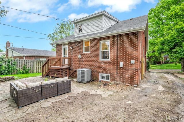 7439 Wellington Avenue, University City, MO 63130