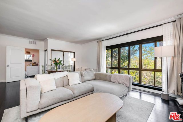 631 Wilcox Avenue 3F, Los Angeles, CA 90004