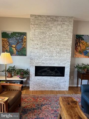 1329 N IVANHOE ST, Alexandria, VA 22304