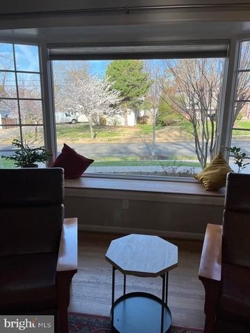 1329 N IVANHOE ST, Alexandria, VA 22304