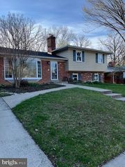 1329 N IVANHOE ST, Alexandria, VA 22304