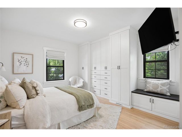2054 S Saint Paul St, Denver, CO 80210