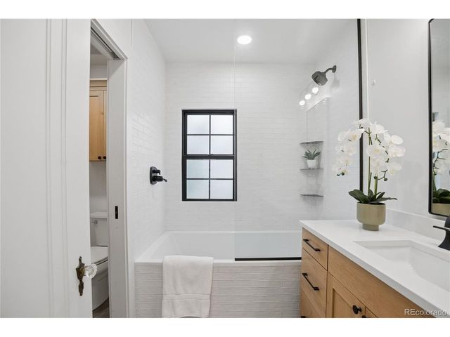 2054 S Saint Paul St, Denver, CO 80210
