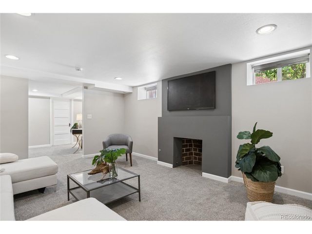 2054 S Saint Paul St, Denver, CO 80210