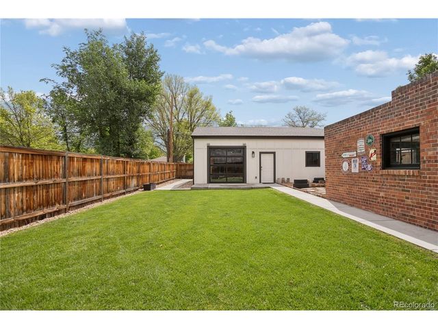 2054 S Saint Paul St, Denver, CO 80210