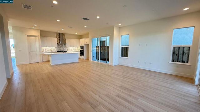 17429 Bushwick Lane, Lathrop, CA 95330