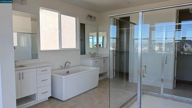 17429 Bushwick Lane, Lathrop, CA 95330