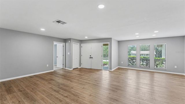 717 WOODHILL DRIVE, Lakeland, FL 33813