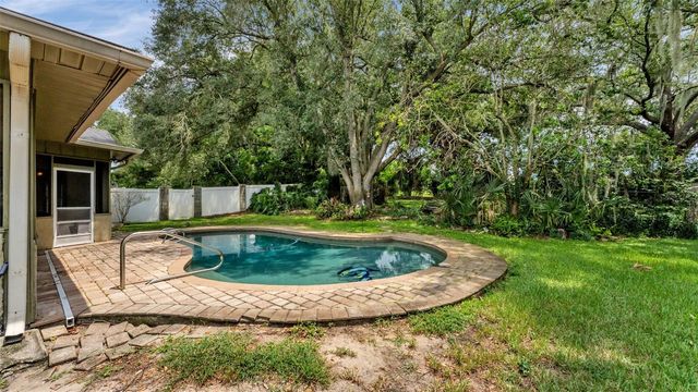 717 WOODHILL DRIVE, Lakeland, FL 33813