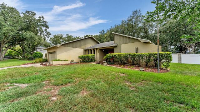 717 WOODHILL DRIVE, Lakeland, FL 33813