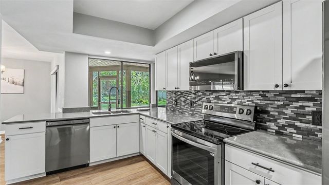 717 WOODHILL DRIVE, Lakeland, FL 33813