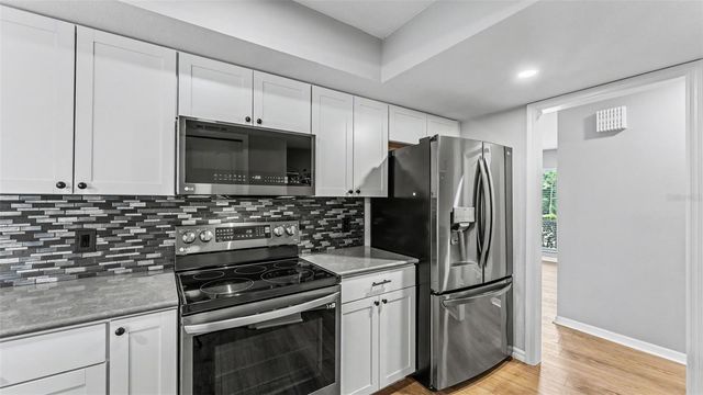 717 WOODHILL DRIVE, Lakeland, FL 33813