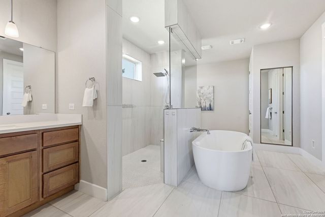 641 Vale CT, New Braunfels, TX 78132