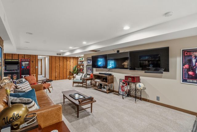 60 Winston Hill Road, Fort Thomas, KY 41075