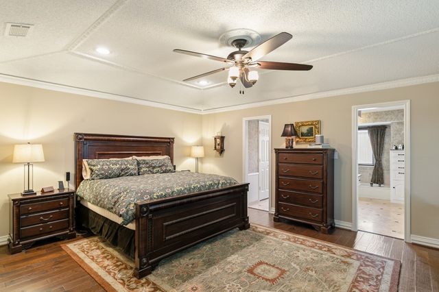 10019 Hickory Crossing, Dallas, TX 75243