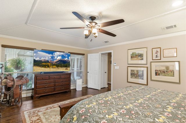 10019 Hickory Crossing, Dallas, TX 75243