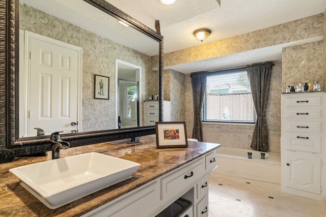 10019 Hickory Crossing, Dallas, TX 75243