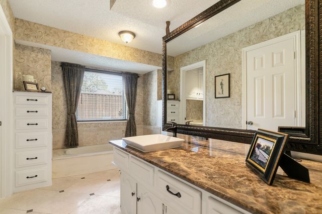 10019 Hickory Crossing, Dallas, TX 75243