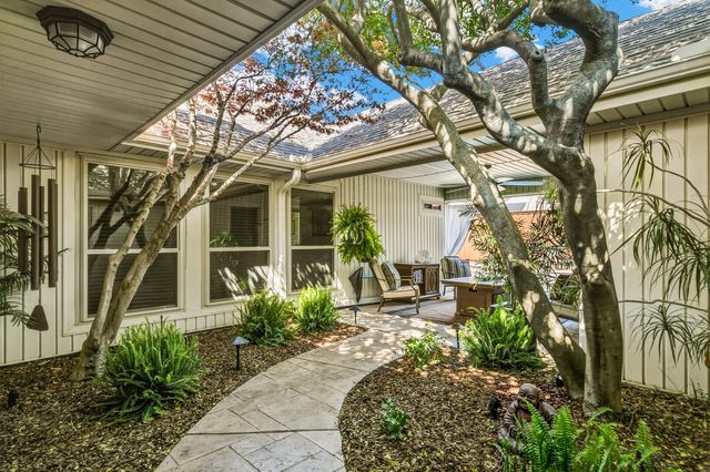 10019 Hickory Crossing, Dallas, TX 75243