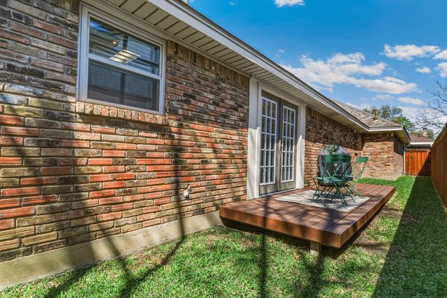 10019 Hickory Crossing, Dallas, TX 75243