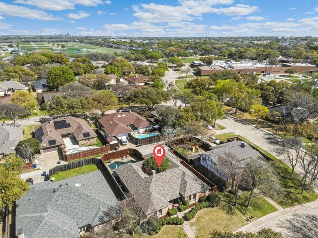 10019 Hickory Crossing, Dallas, TX 75243