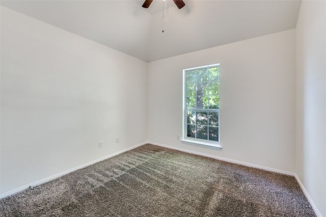 803 W Lonesome Dove Trail, Arlington, TX 76001