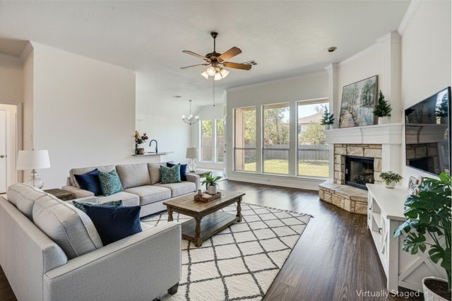 803 W Lonesome Dove Trail, Arlington, TX 76001