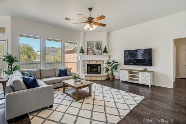 803 W Lonesome Dove Trail, Arlington, TX 76001