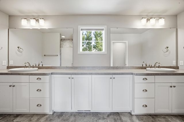 3981 47th Avenue S, Fargo, ND 58104