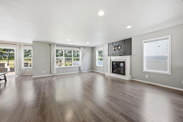 3981 47th Avenue S, Fargo, ND 58104